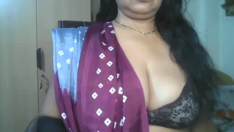 aaradhya_sexy_88 online show from 15, 1, 2025