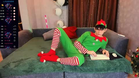 Snapshot of aaron_bang chatting on 24, 12, 2024 Aaron Bang online show from 24, 12, 2024