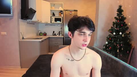 Snapshot of aaron_bang chatting on 25, 1, 2025 Aaron Bang online show from 25, 1, 2025