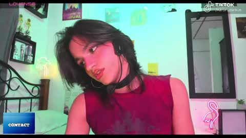 Aaron  online show from 28, 9, 2025