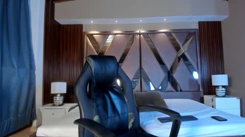 Aaron online show from 6, 12, 2024