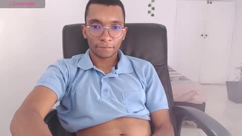 Snapshot of aaronblack1_ chatting on 27, 1, 2025 Heyy my name is Aaron online show from 27, 1, 2025