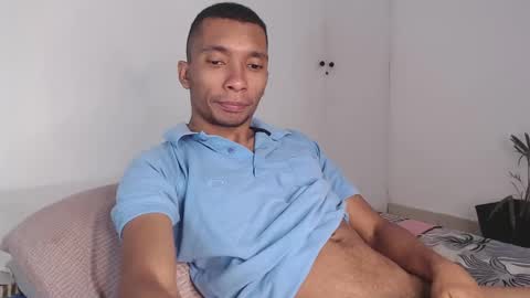 Snapshot of aaronblack1_ chatting on 18, 2, 2025 Heyy my name is Aaron online show from 18, 2, 2025
