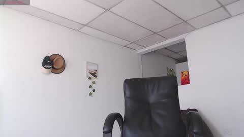 Snapshot of aaronblack1_ chatting on 23, 9, 2025 Heyy my name is Aaron online show from 23, 9, 2025