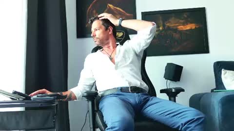 Snapshot of aaronbomer chatting on 7, 7, 2026 Aaron online show from 7, 7, 2026