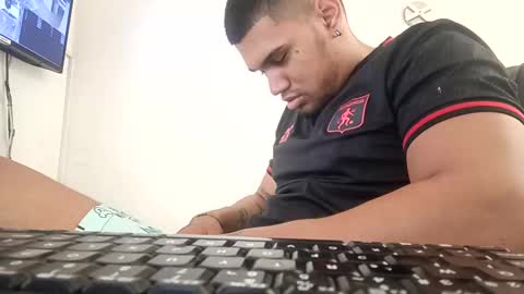 ig aaron hunter123 online show from 19, 12, 2024