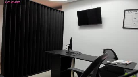 ig aaron hunter123 online show from 9, 3, 2026