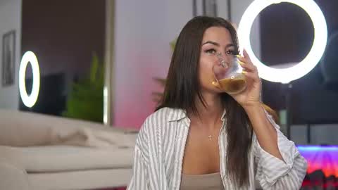 Snapshot of abbela_white chatting on 25, 6, 2026 Alexa online show from 25, 6, 2026