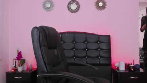 Abbigail Fuster  online show from 14, 2, 2025