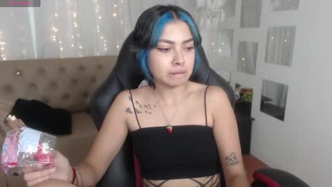 Snapshot of abbiross chatting on 2, 12, 2024 Abbi online show from 2, 12, 2024