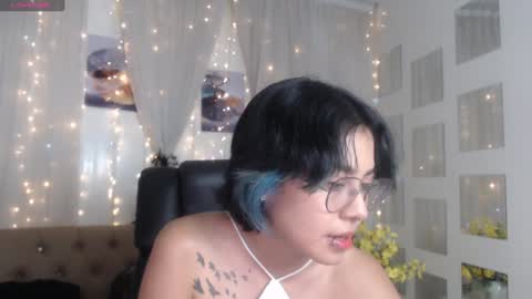 Snapshot of abbiross chatting on 6, 1, 2025 Abbi online show from 6, 1, 2025