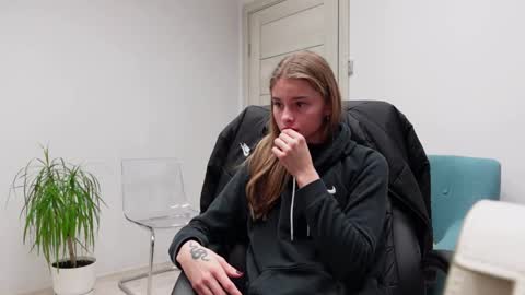 ABBY LAKER online show from 5, 1, 2025