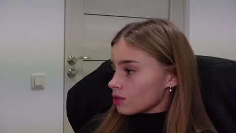 ABBY LAKER online show from 11, 1, 2025