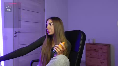 ABBY LAKER online show from 18, 9, 2025