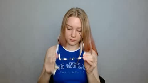 Snapshot of abbymoore__ chatting on 3, 1, 2025 Abby Lovense is active online show from 3, 1, 2025