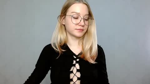 Snapshot of abbymoore__ chatting on 18, 2, 2025 Abby Lovense is active online show from 18, 2, 2025