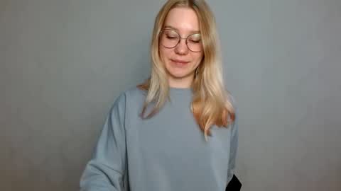 Snapshot of abbymoore__ chatting on 5, 3, 2025 Abby Lovense is active online show from 5, 3, 2025