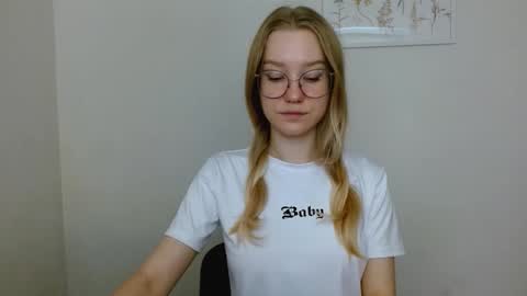 Snapshot of abbymoore__ chatting on 26, 9, 2025 Abby Lovense is active online show from 26, 9, 2025