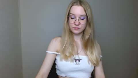 Snapshot of abbymoore__ chatting on 19, 1, 2026 Abby Lovense is active online show from 19, 1, 2026