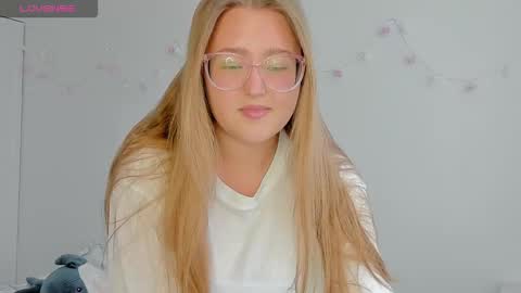 Snapshot of abbywyte chatting on 20, 9, 2025 Abby Stream at Sat Sun Mon Fri online show from 20, 9, 2025