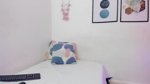 Snapshot of abriil7 chatting on 11, 10, 2025 Abriil online show from 11, 10, 2025