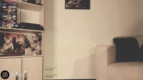 Snapshot of abril__colen chatting on 9, 12, 2024 April online show from 9, 12, 2024