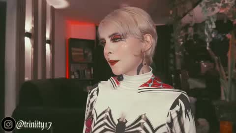 Snapshot of abril__colen chatting on 13, 9, 2025 April online show from 13, 9, 2025