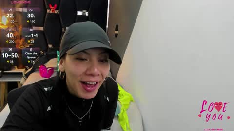 Abril Fox online show from 10, 4, 2026