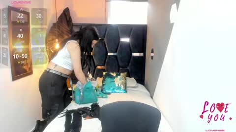 Snapshot of abril_fox__ chatting on 27, 5, 2026 Abril Fox online show from 27, 5, 2026