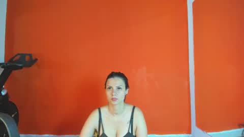 Abril jones online show from 16, 2, 2025