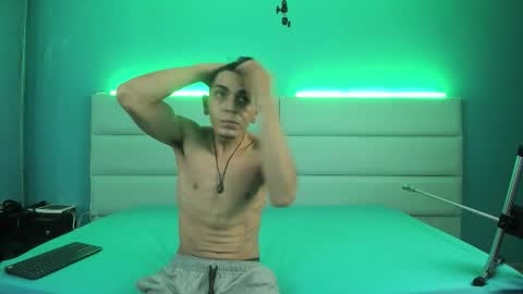 Snapshot of abrilandjulian chatting on 19, 2, 2026 Abril and Julian online show from 19, 2, 2026