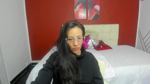 Snapshot of abrillee1 chatting on 28, 2, 2025 ABRIL online show from 28, 2, 2025