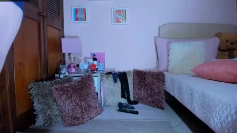 Abril online show from 17, 11, 2025