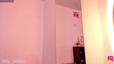Snapshot of aby_whitee chatting on 18, 9, 2025 Aby online show from 18, 9, 2025