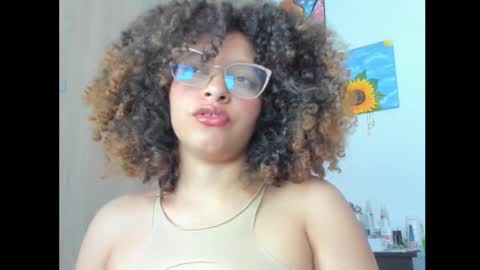 Snapshot of ada_gales_ chatting on 24, 9, 2025  Isa  online show from 24, 9, 2025