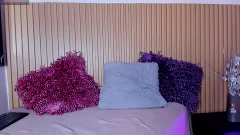        online show from 12, 4, 2026