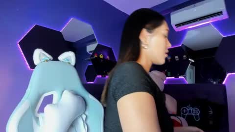 Adalyn Cute online show from 28, 7, 2026
