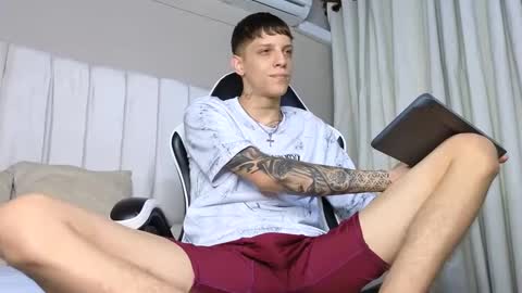 Snapshot of adam_hard_ chatting on 11, 9, 2025 Adam online show from 11, 9, 2025