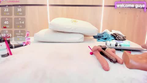 adela chase online show from 31, 10, 2025