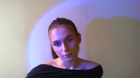 Snapshot of adele_amore chatting on 7, 2, 2025 Adele Amore online show from 7, 2, 2025