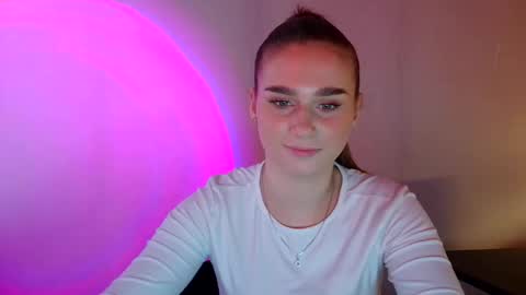 Snapshot of adele_amore chatting on 2, 3, 2025 Adele Amore online show from 2, 3, 2025