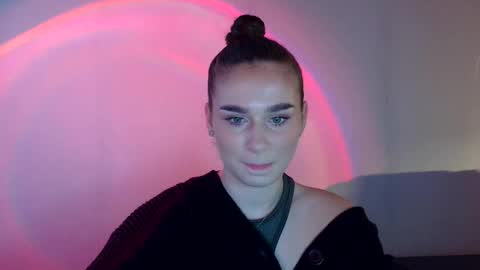 Snapshot of adele_amore chatting on 4, 3, 2025 Adele Amore online show from 4, 3, 2025