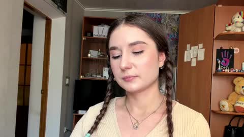 Poly online show from 1, 4, 2026