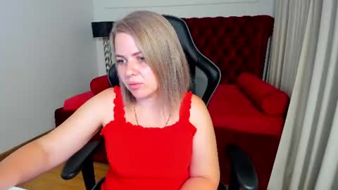 AdeleRavelle online show from 24, 6, 2026