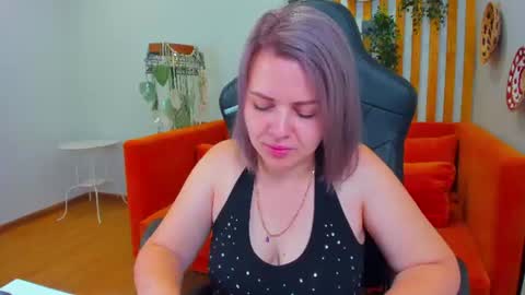 AdeleRavelle online show from 2, 8, 2026