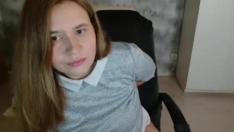 adelinalawson online show from 9, 4, 2026