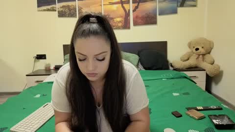 Adellineee online show from 6, 4, 2026