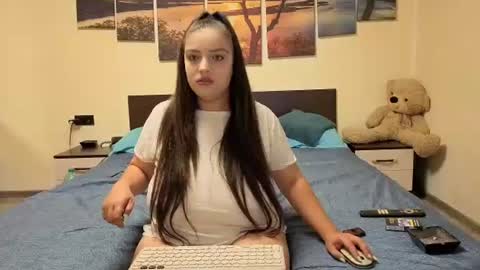 Snapshot of adellineee chatting on 20, 6, 2026 Adellineee online show from 20, 6, 2026