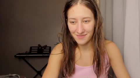 Snapshot of adellqueen chatting on 5, 12, 2024 Adell online show from 5, 12, 2024