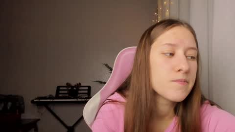 Snapshot of adellqueen chatting on 27, 12, 2024 Adell online show from 27, 12, 2024